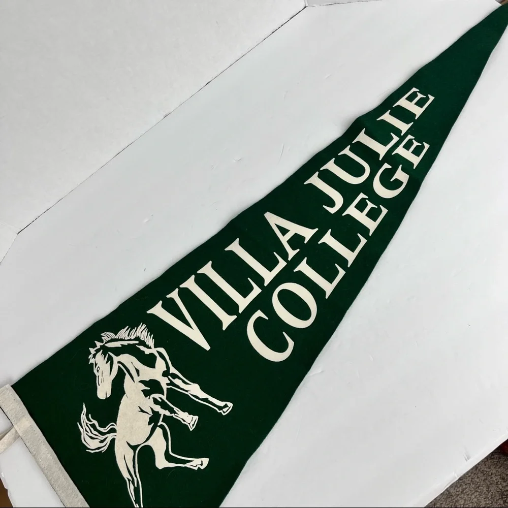 Villa Julie College Green Felt Pennant - White Lettering
